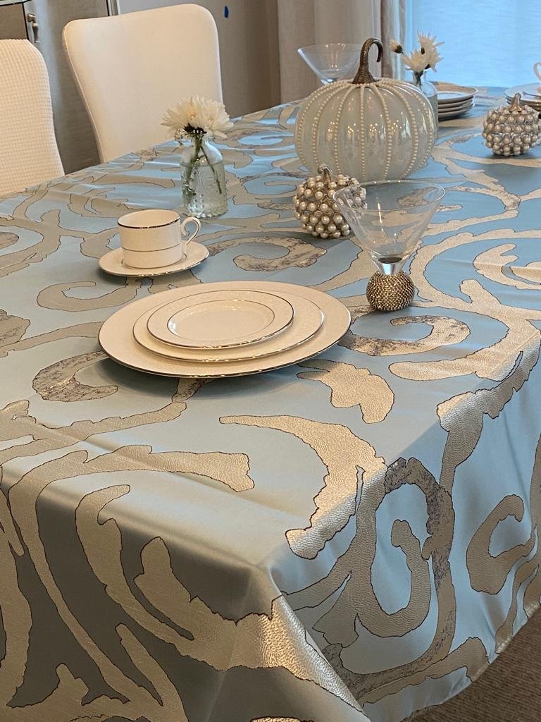 Eminent Table Cloth