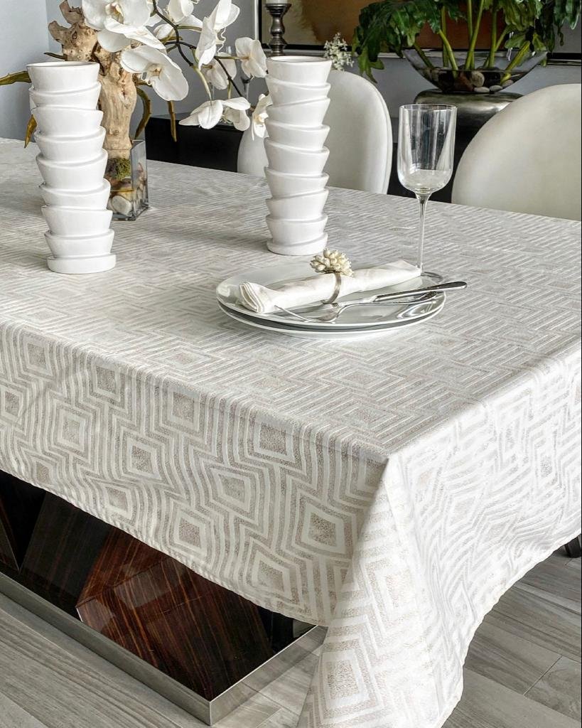 Trano Velvet Table Cloth