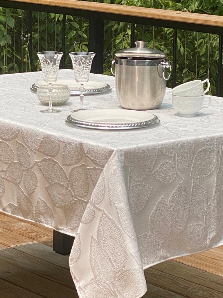 Firenza White - Silver Table Cloth