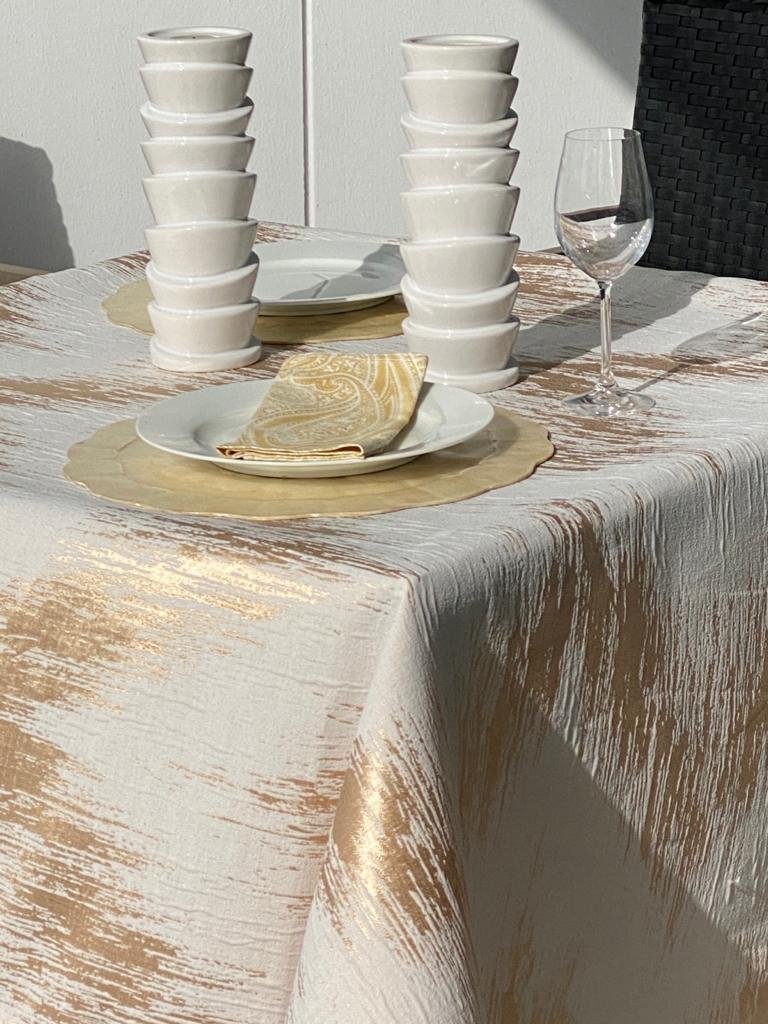 Metallic Print : Paris White /Gold Table Cloth