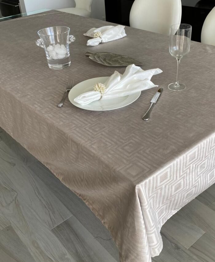 Trano Velvet Table Cloth