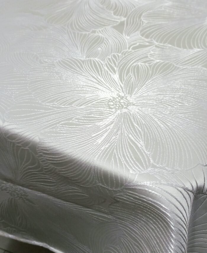 Botanic Pearl Table Cloth