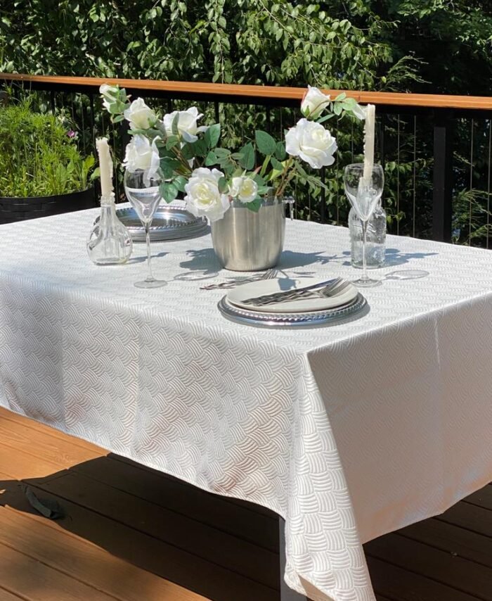 Bonan White Table Cloth